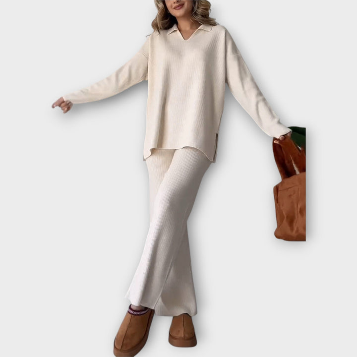 Set cu Design Minimalist și Linia Relaxată