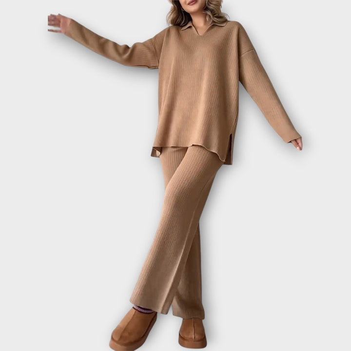 Set cu Design Minimalist și Linia Relaxată