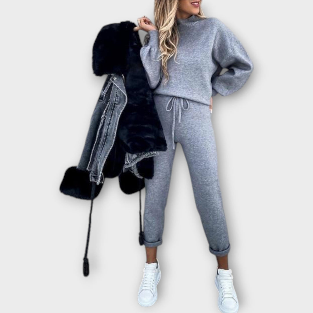 Set cu Design Elegant și Confortabil