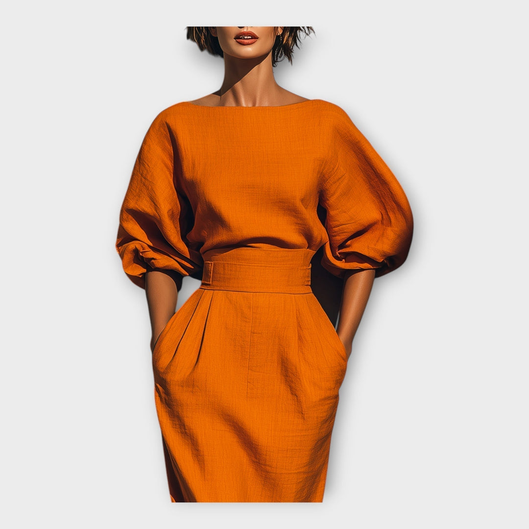 Rochie elegantă cu un design sofisticat și estetică minimalistă