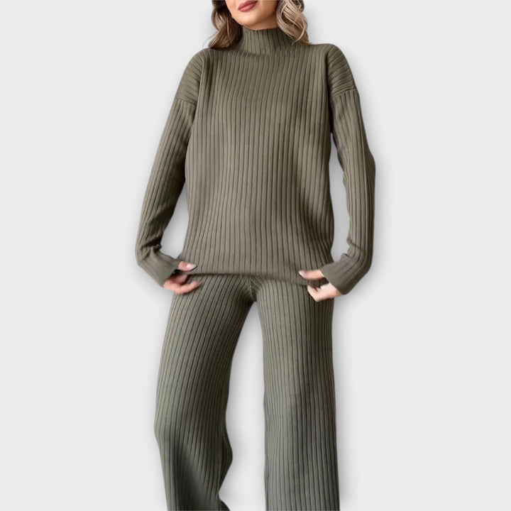 Set Tricotat cu Design Confortabil