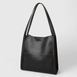 Plousia - Geantă din piele pentru umăr cu un design minimalist și rafinat