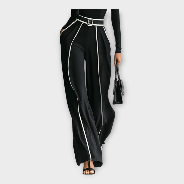 Salopetă elegantă cu design minimalist