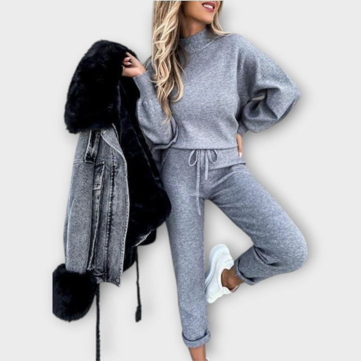 Set cu Design Elegant și Confortabil