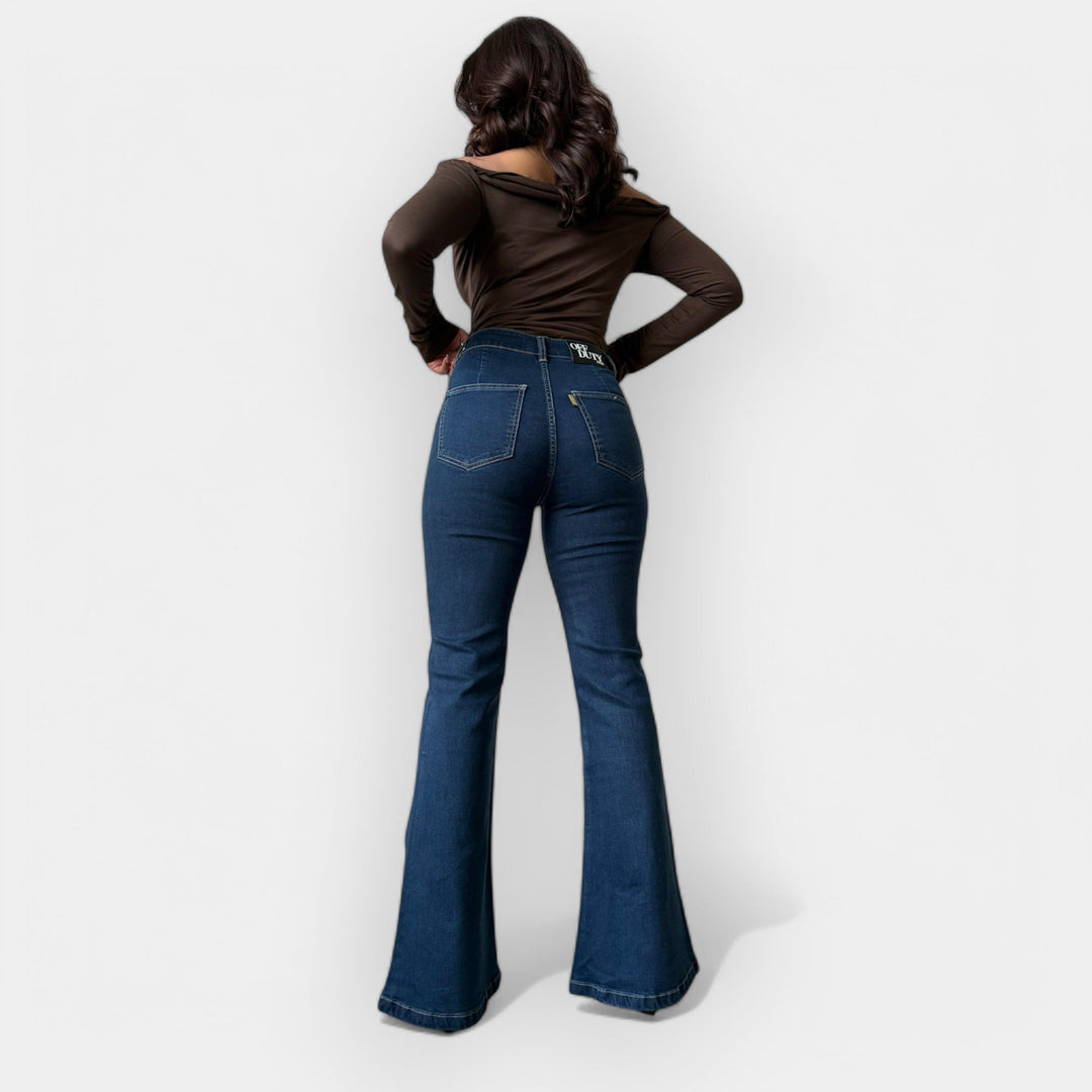 "Jeans Flare cu Talie Înaltă" can be rewritten as "Jeans Flare cu Talie Înaltă pentru Un Look Elegant".