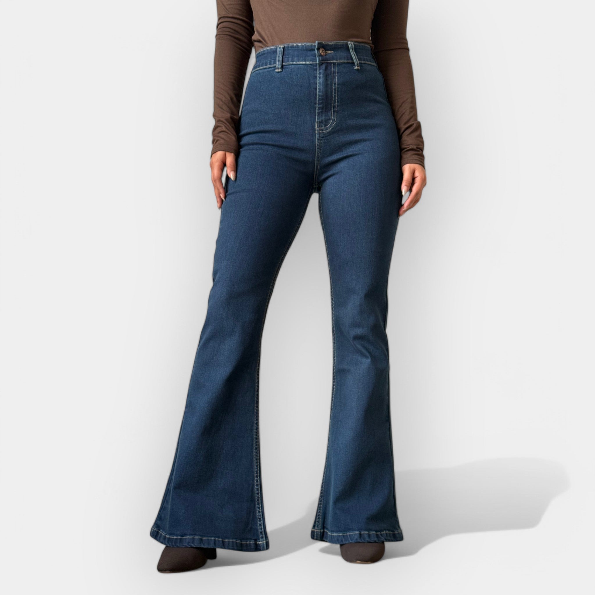 Doina - "Jeans Flare cu Talie Înaltă" can be rewritten as "Jeans Flare cu Talie Înaltă pentru Un Look Elegant".