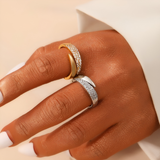 Emilia – Inel elegant reglabil auriu cu cristale