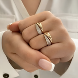 Emilia – Inel elegant reglabil auriu cu cristale
