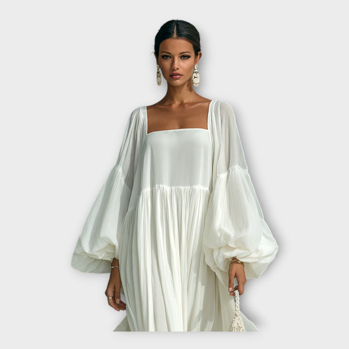 Rochie elegantă cu design minimalist și aerisire