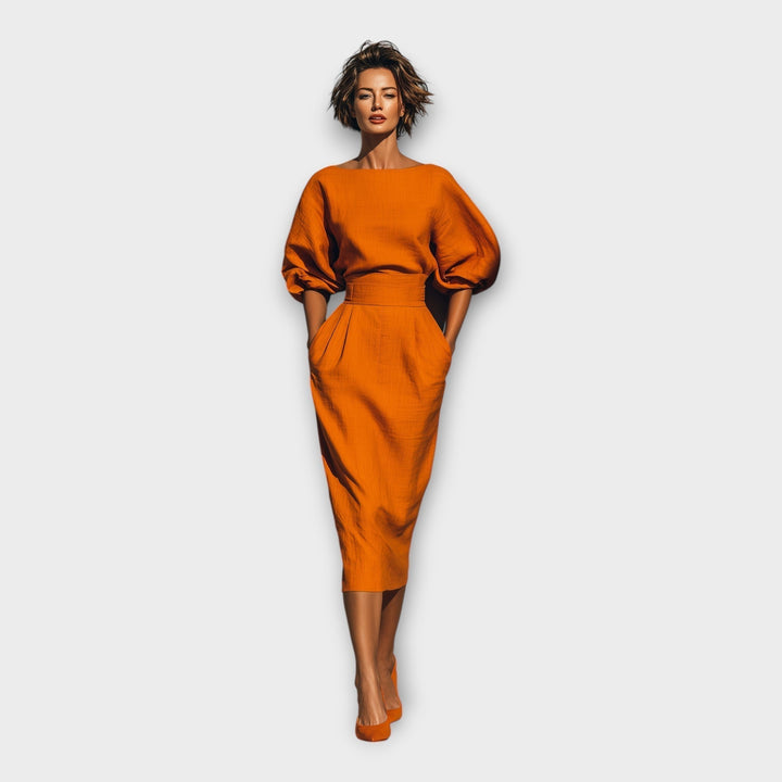 Rochie elegantă cu un design sofisticat și estetică minimalistă