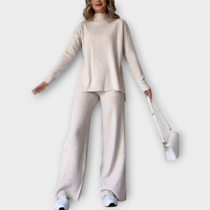 Set Tricotat cu Design Confortabil