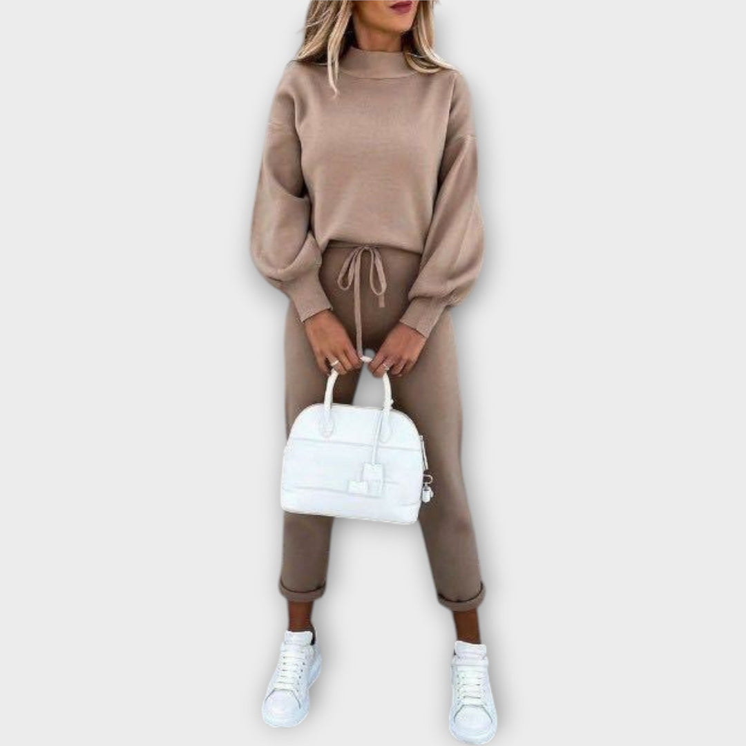 Set cu Design Elegant și Confortabil