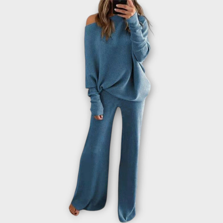 Compleu tricotat cu pantaloni largi și pulover confortabil