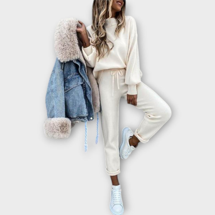 Set cu Design Elegant și Confortabil