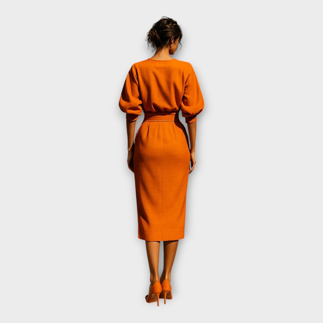 Rochie elegantă cu un design sofisticat și estetică minimalistă