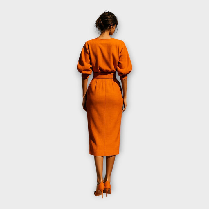 Rochie elegantă cu un design sofisticat și estetică minimalistă